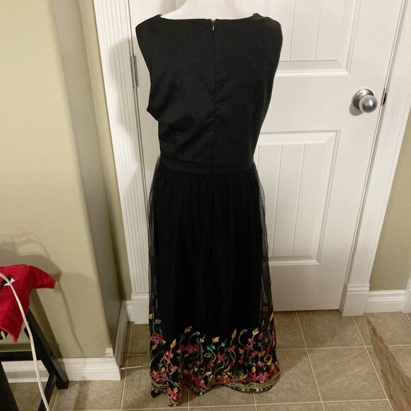 PAPILLION Black sleeveless dress w/ tulle floral embroidered hem ~ MEDIUM LARGE - Picture 15 of 15